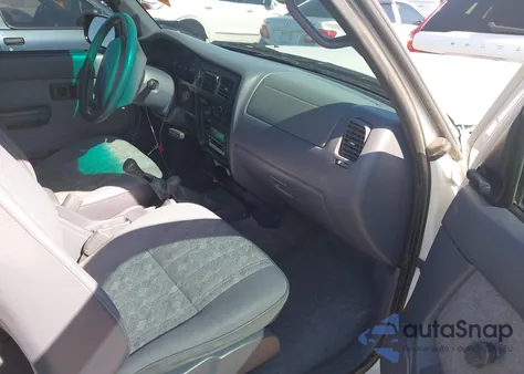 2000 Toyota Tacoma Xtracab from USA, damaged, VIN 5TEWM72N1YZ704915